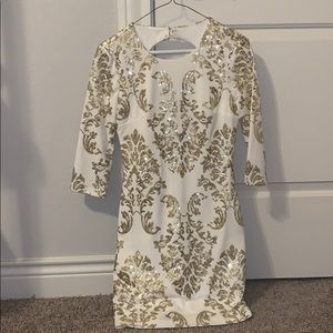 Short, long sleeve dress